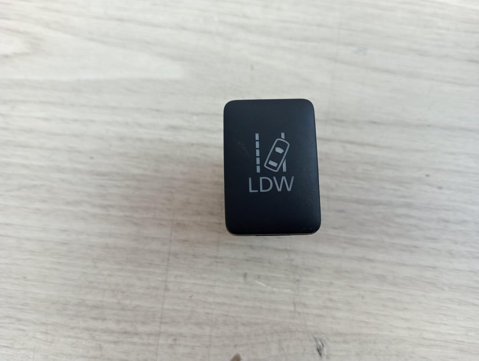 8976007