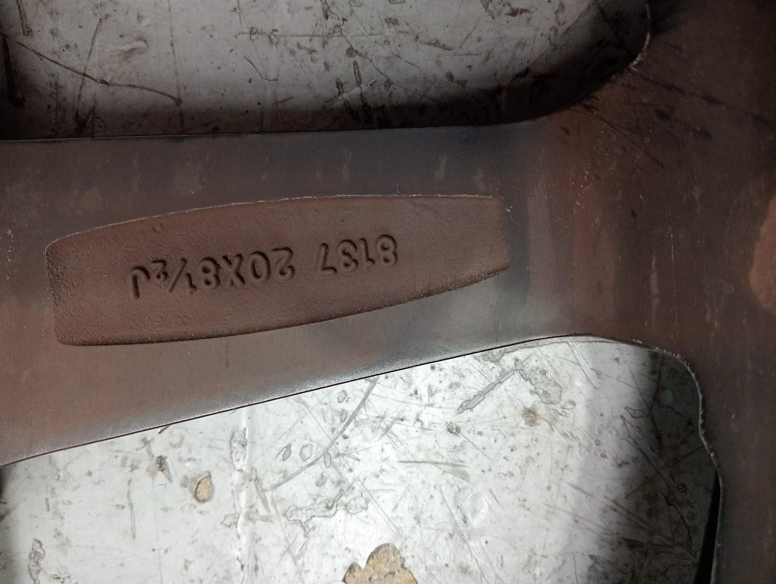 8969548