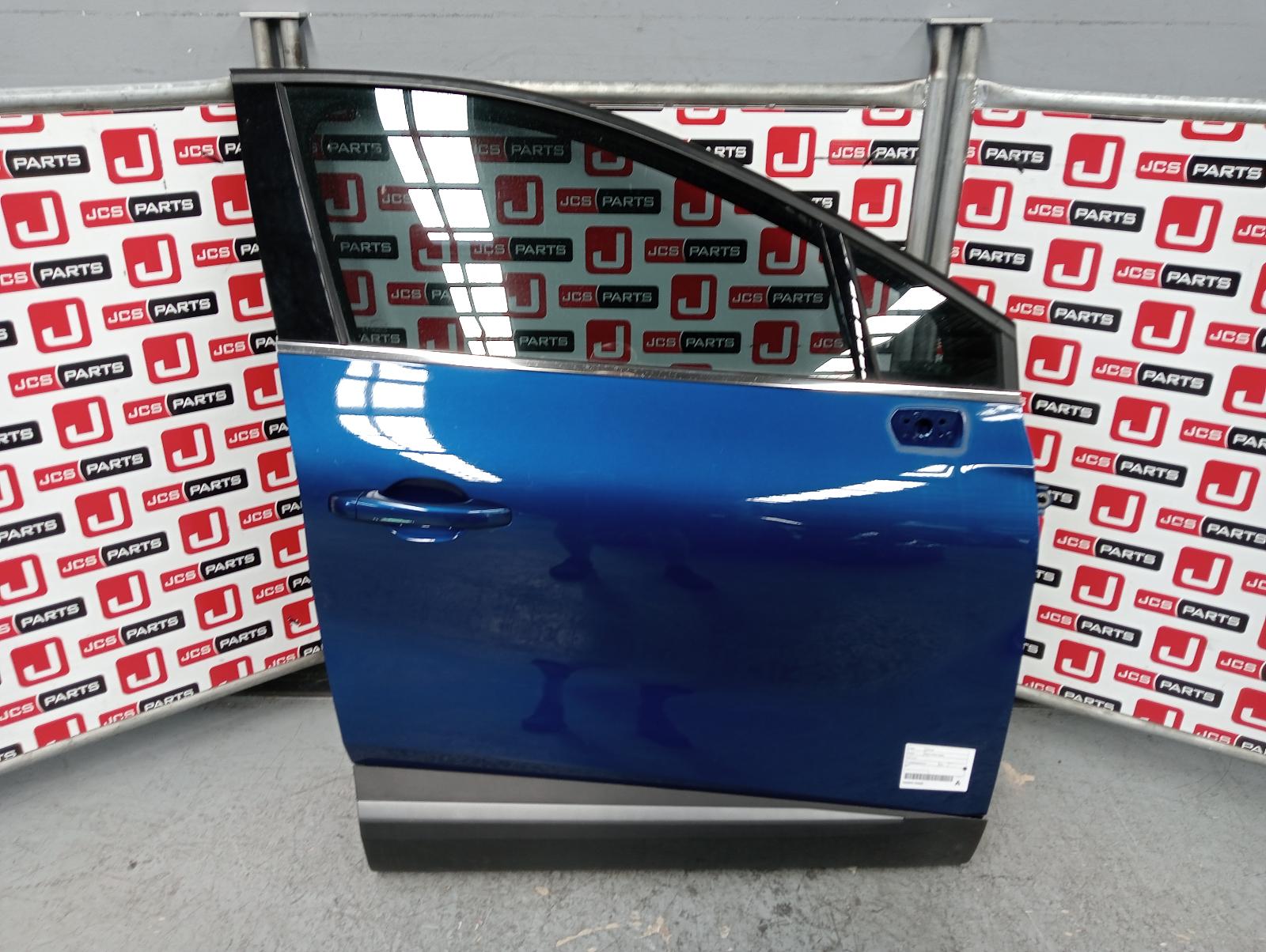 8975049