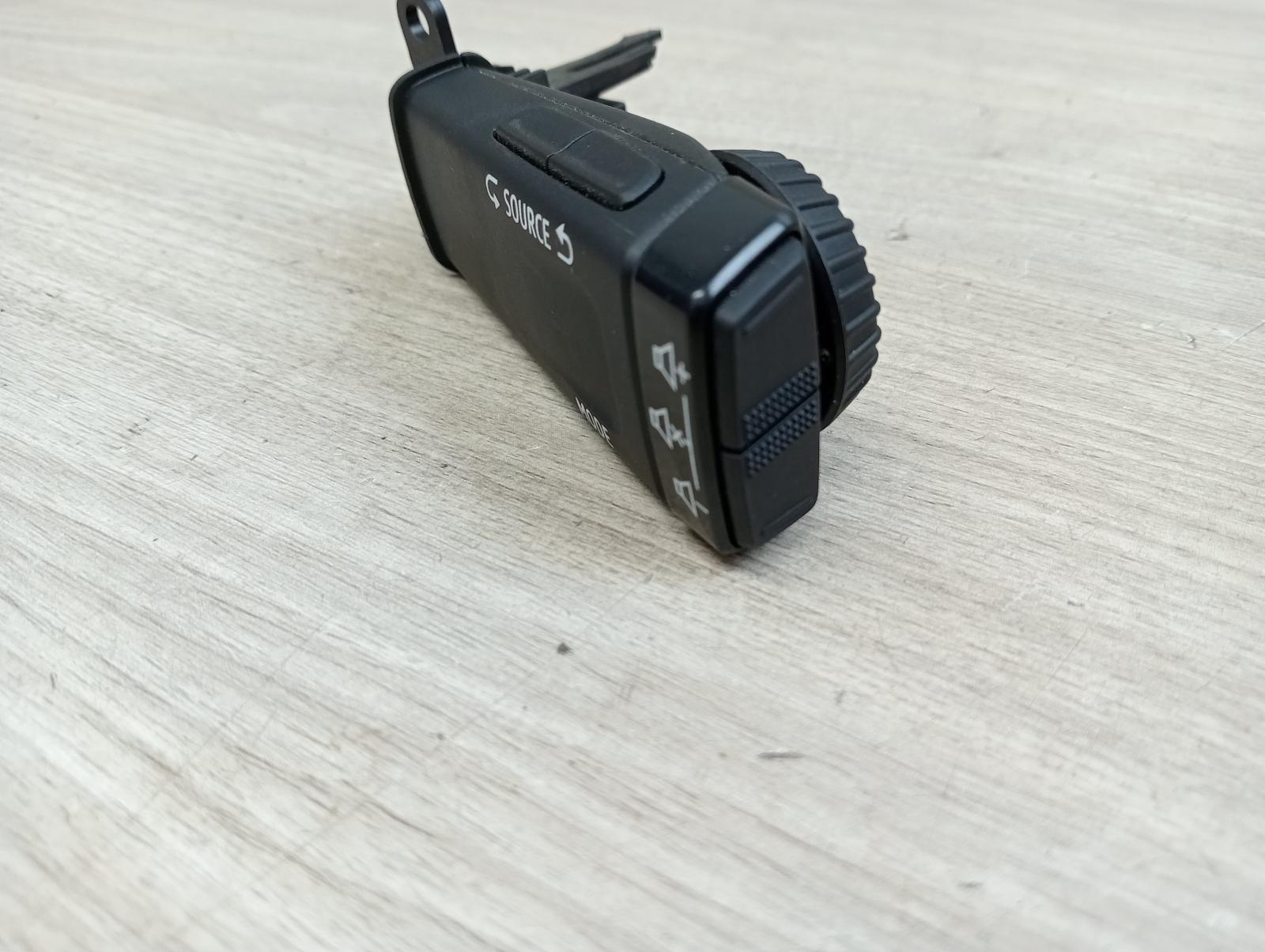 8981560