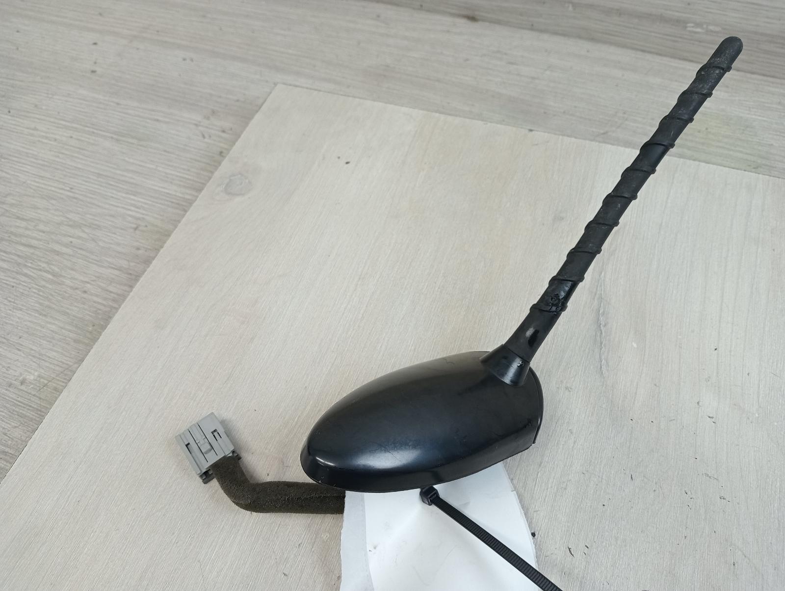 8960176