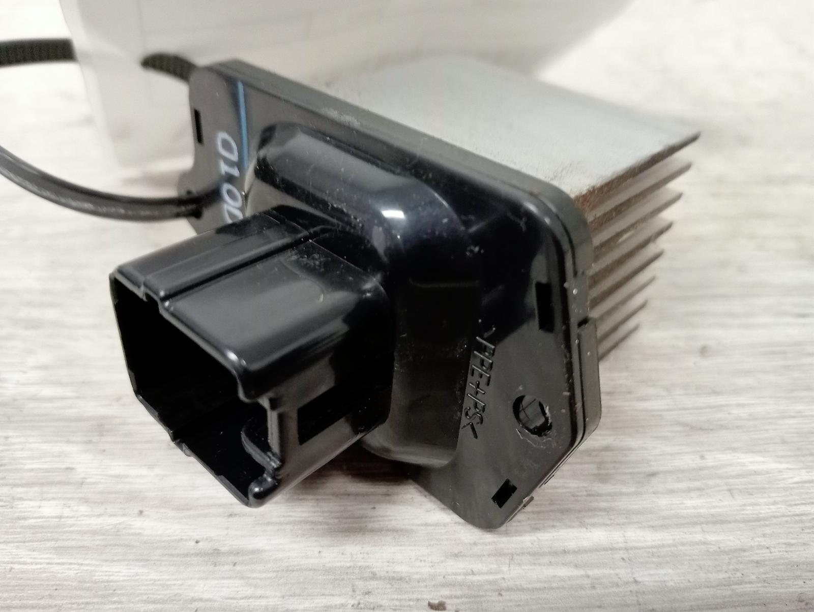 8960227