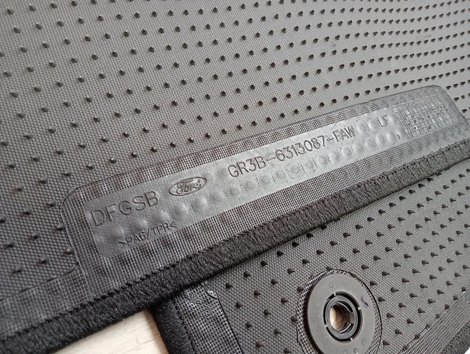 8949129