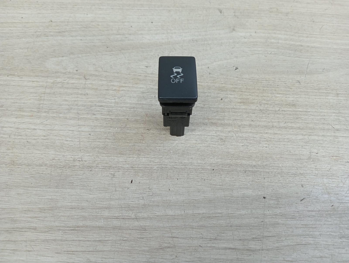 8993962
