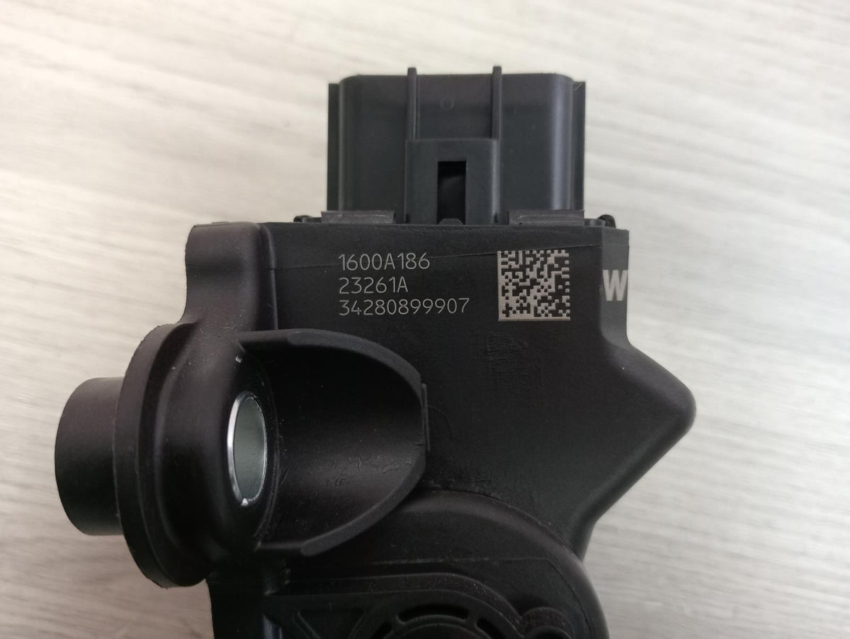 8992732