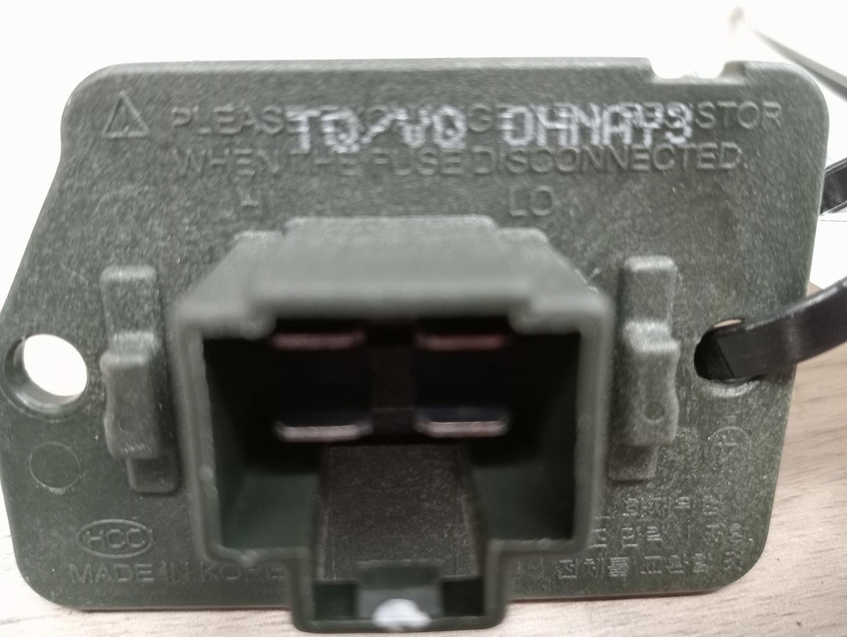 8986869