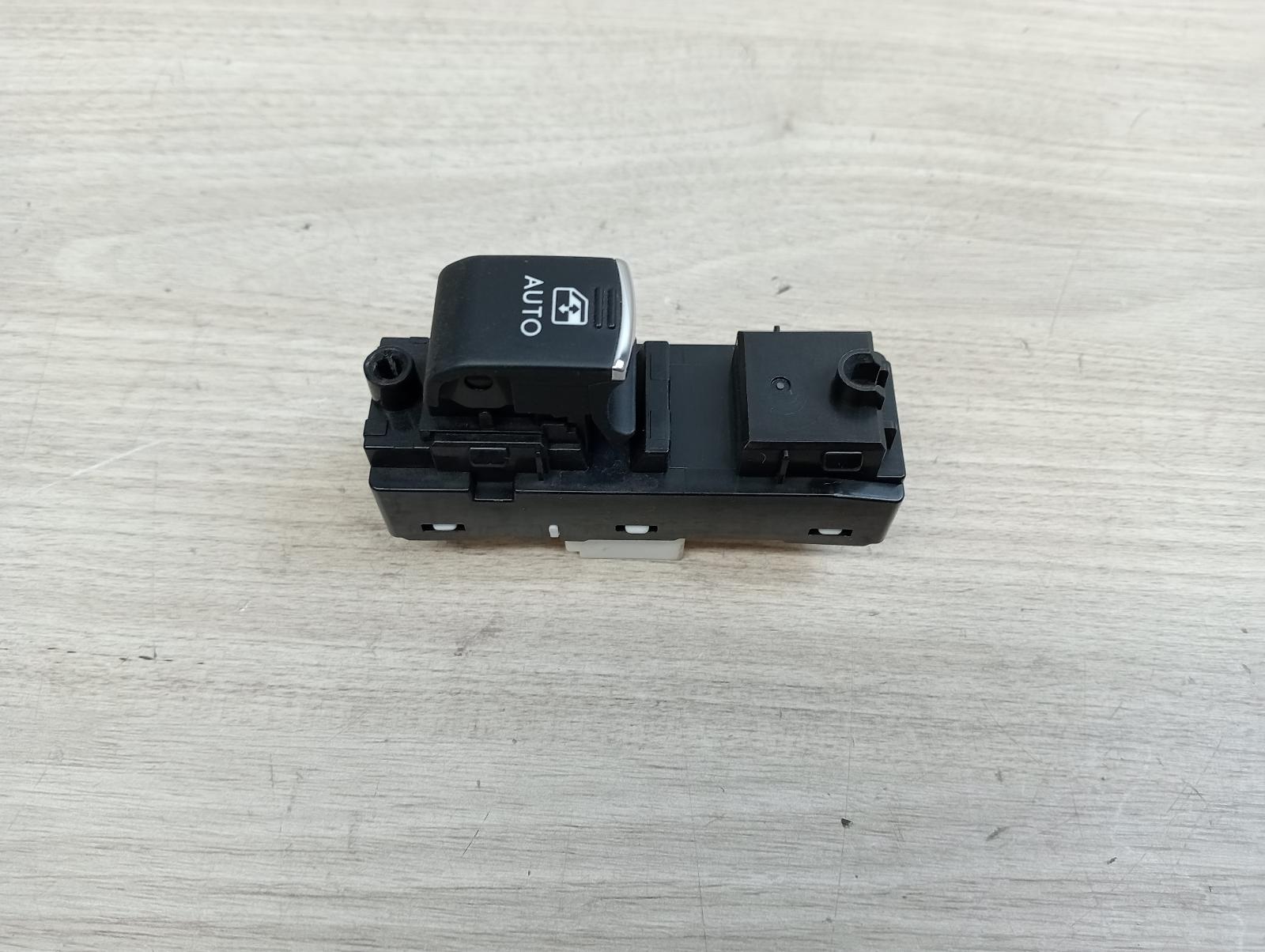 8960887