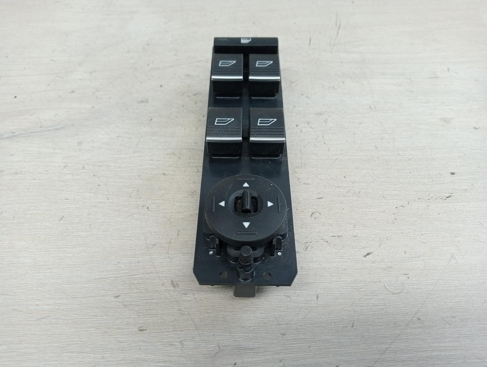 8952706