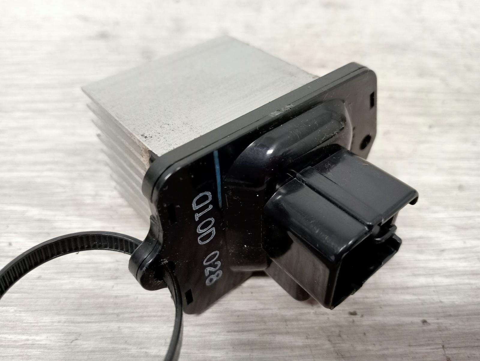 8960227