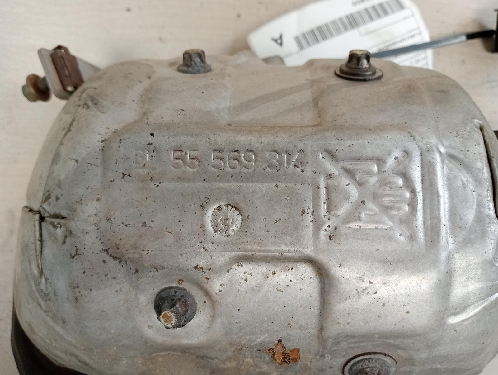 8962832