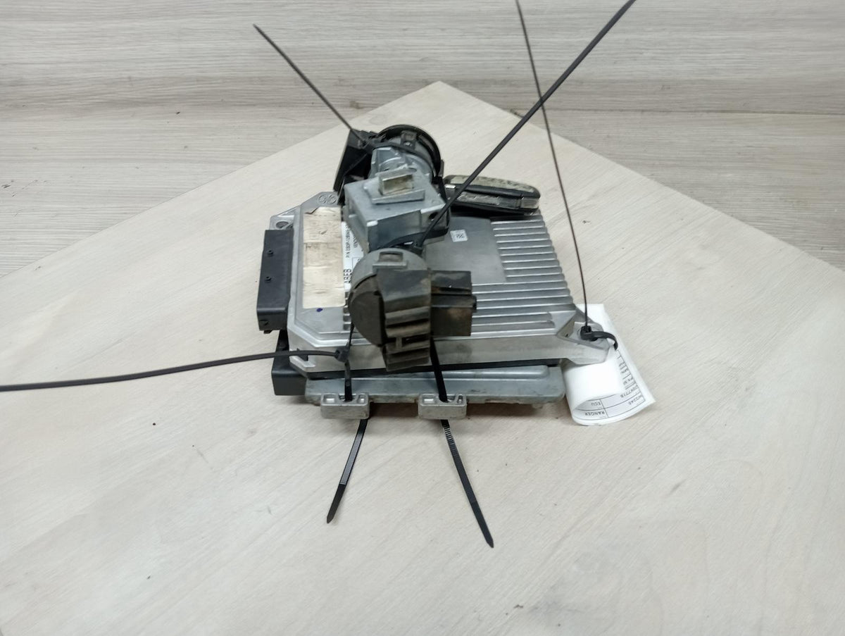 9002600
