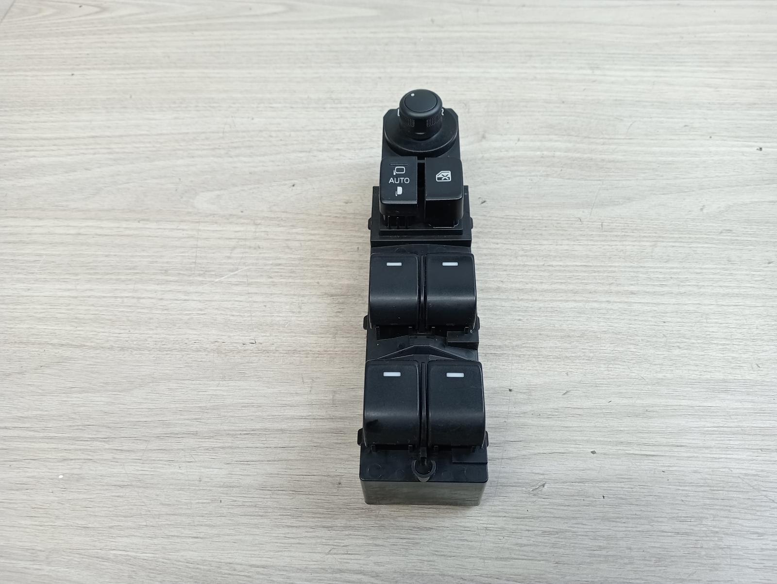 8845279