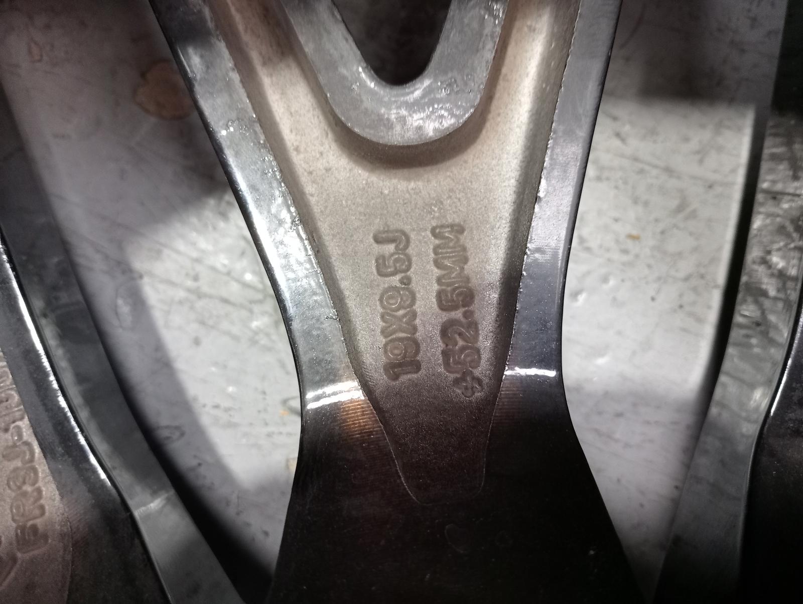8887986