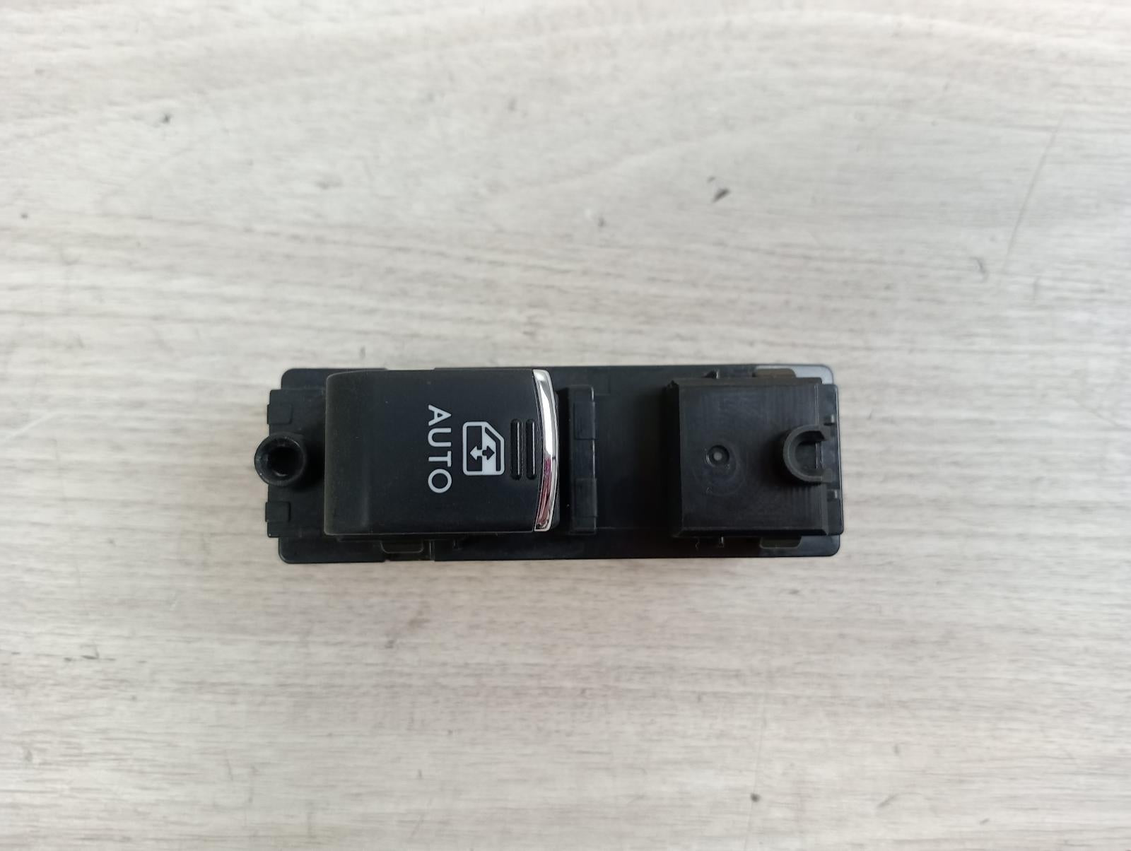 8960887
