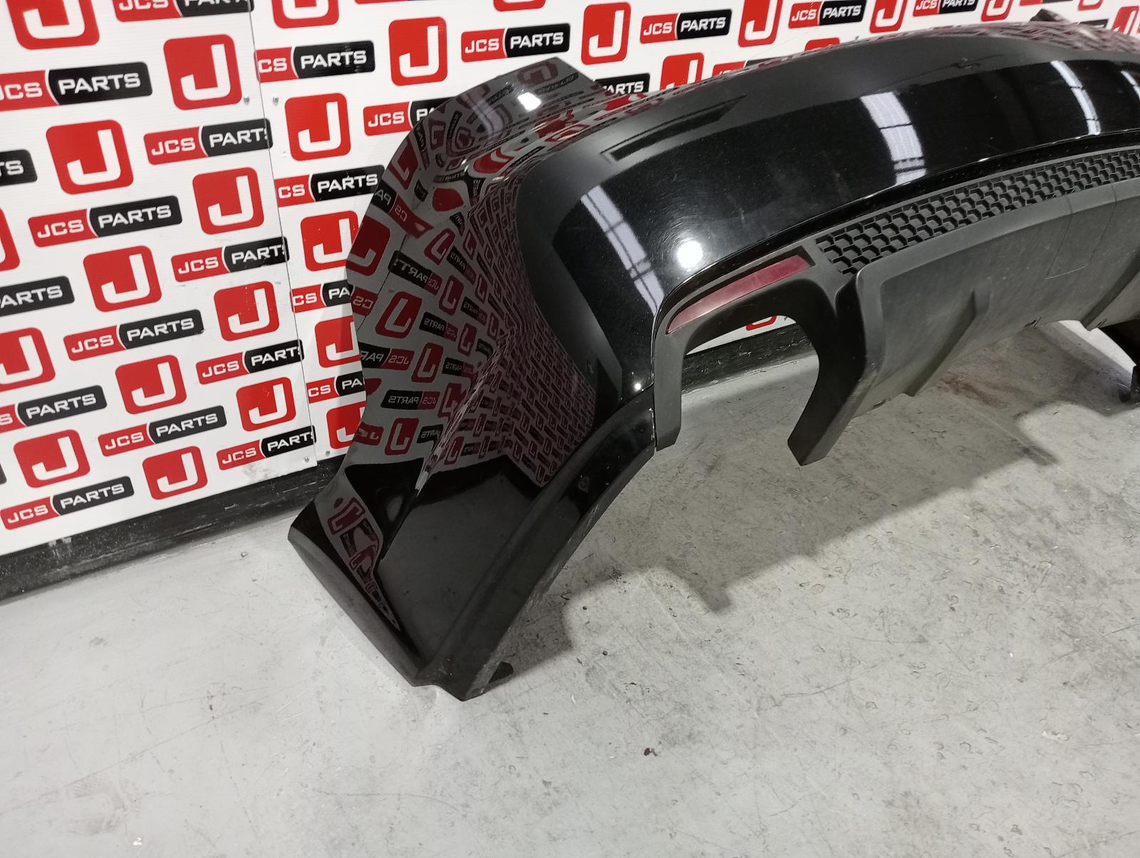 8937122