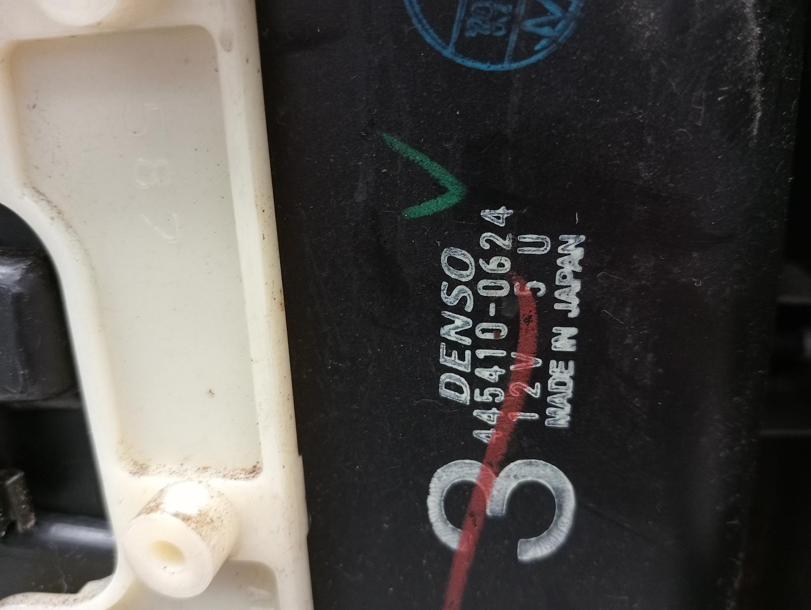 8853561