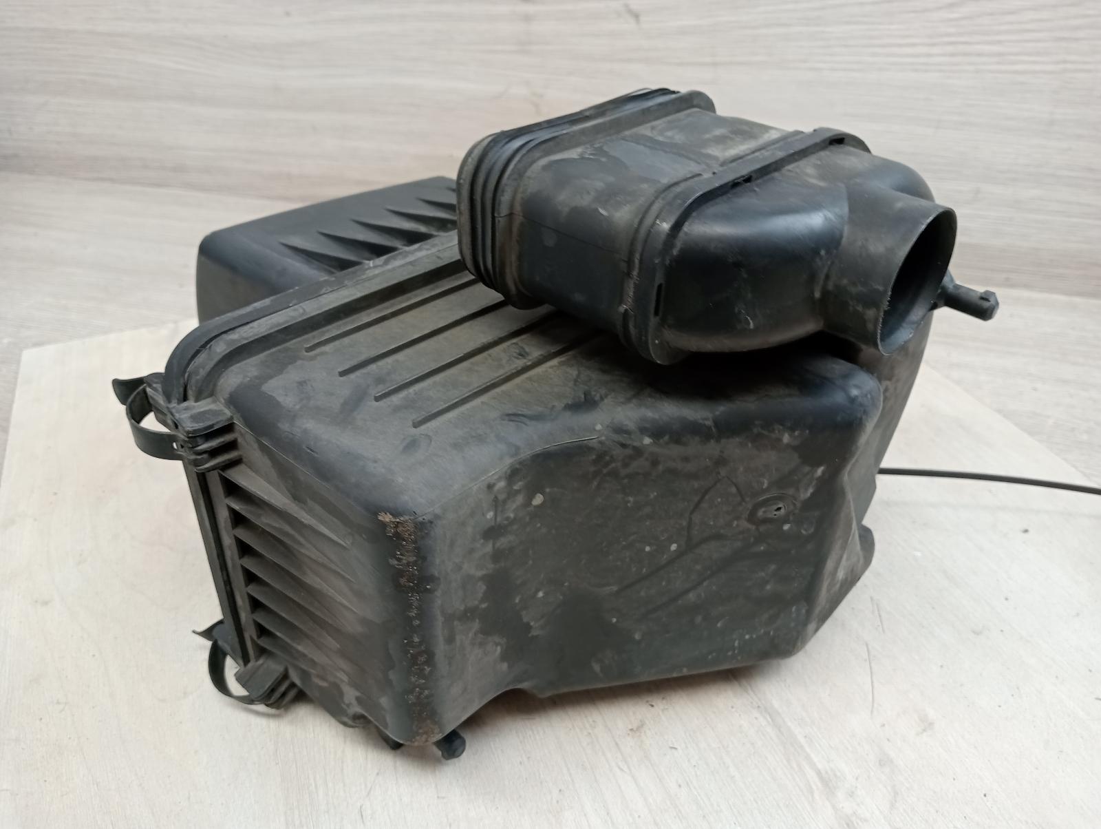 8950700