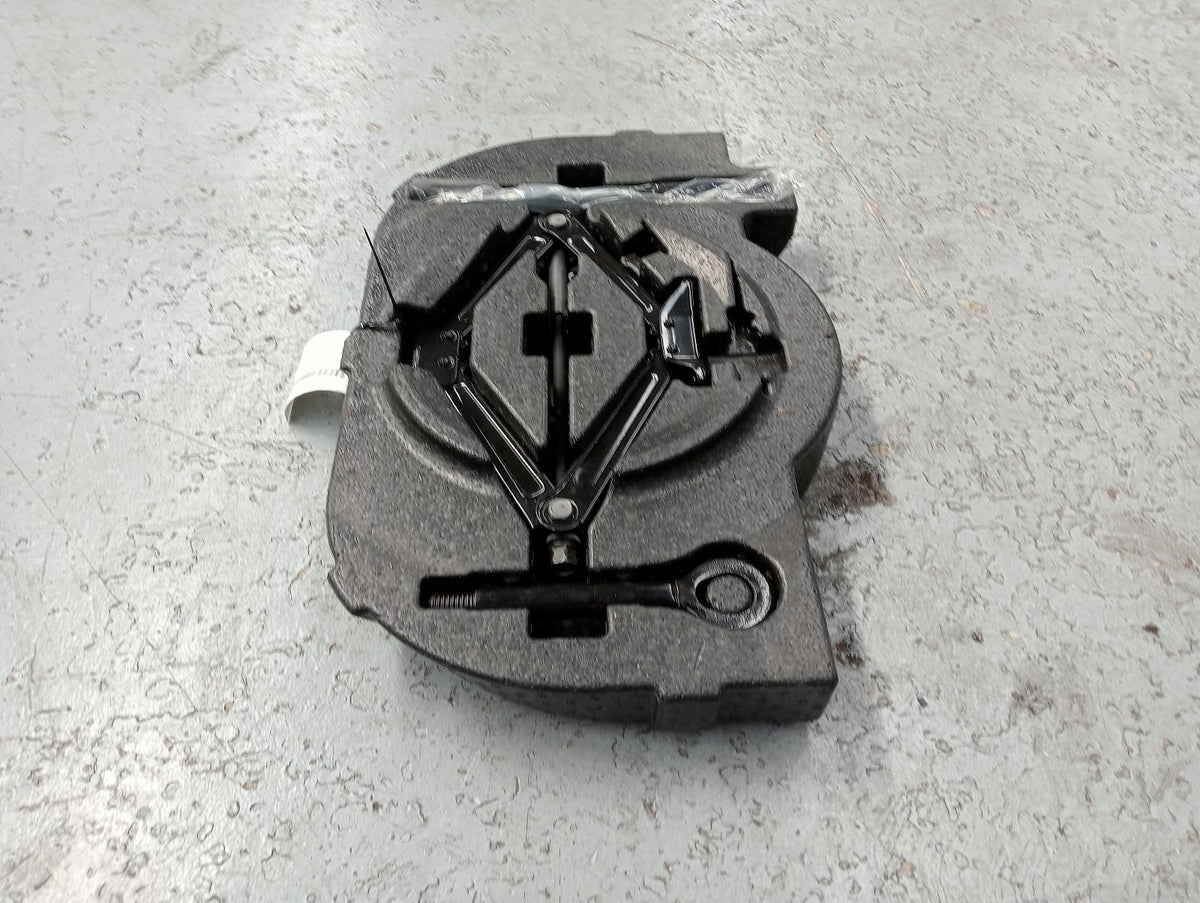 8963664