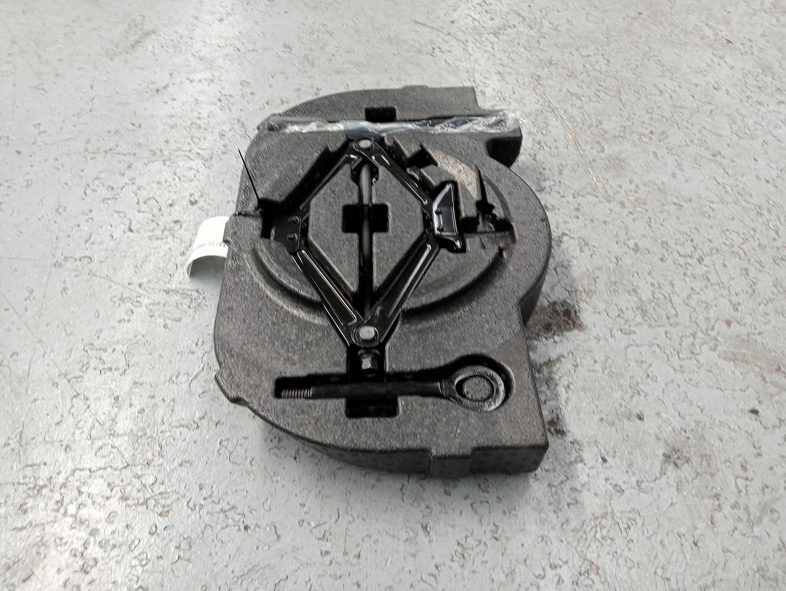 8963664