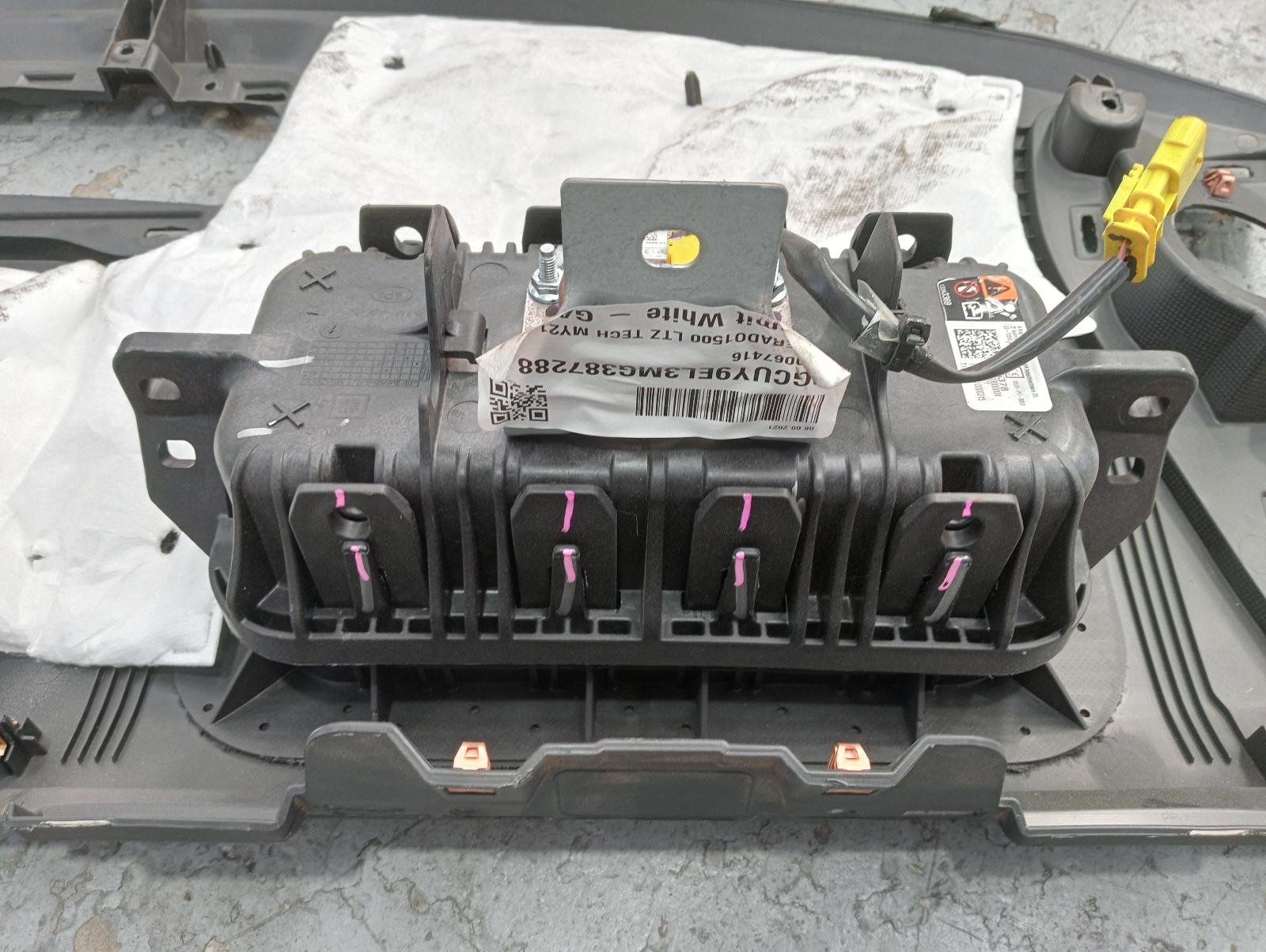 8960660