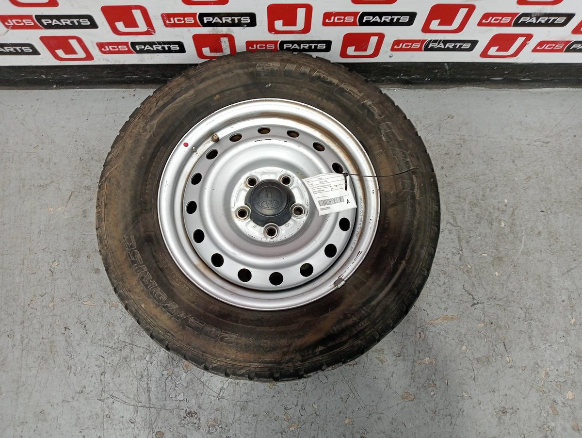 8993576