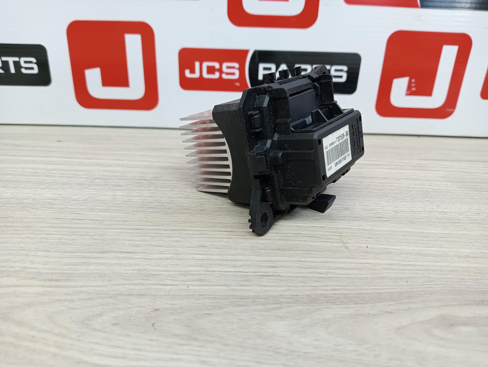 8950105