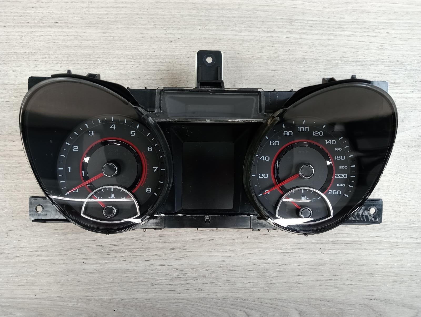 HOLDEN COMMODORE INSTRUMENT CLUSTER INSTRUMENT CLUSTER, AUTO T/M, VF, SS/SS-V/SV