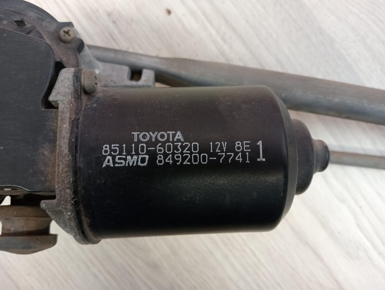 8982739
