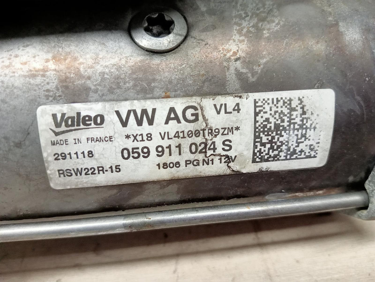 9015941