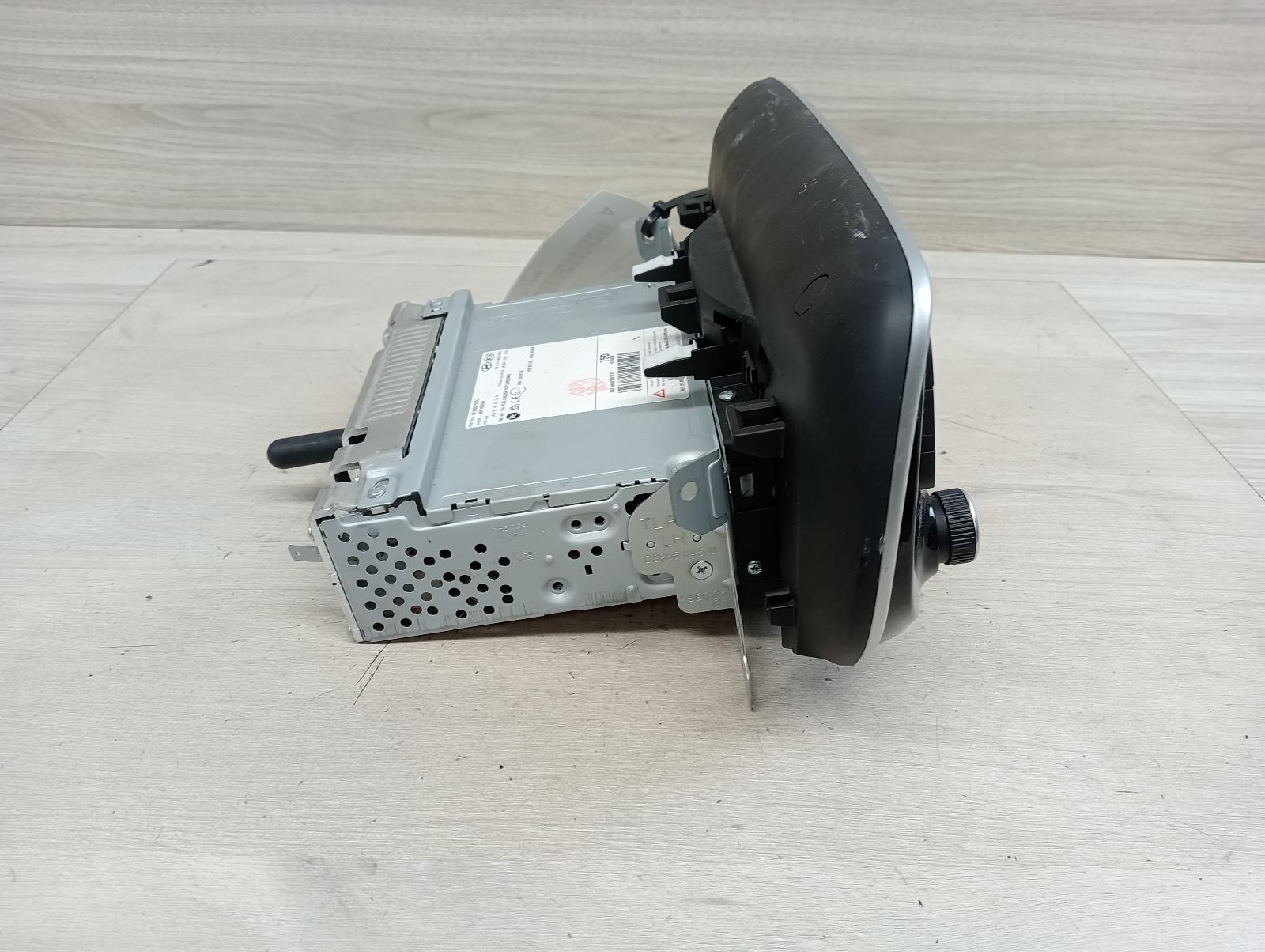 8960076