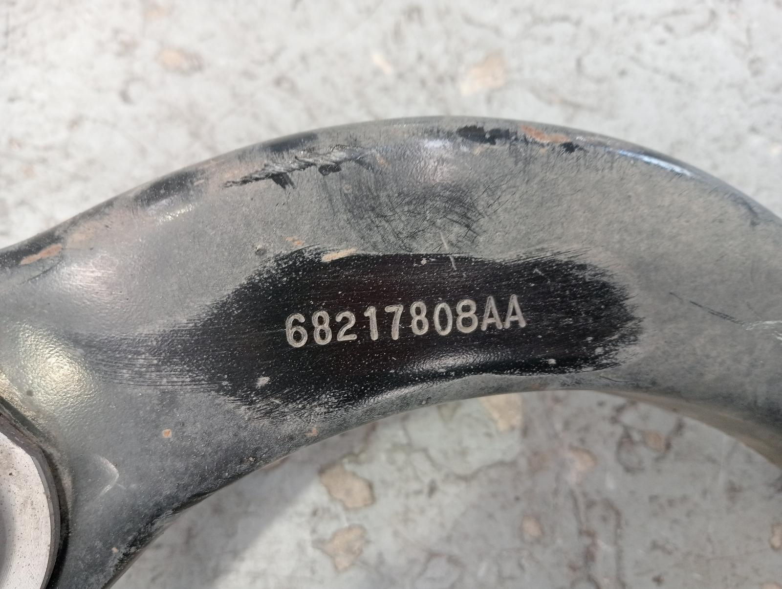 8976140