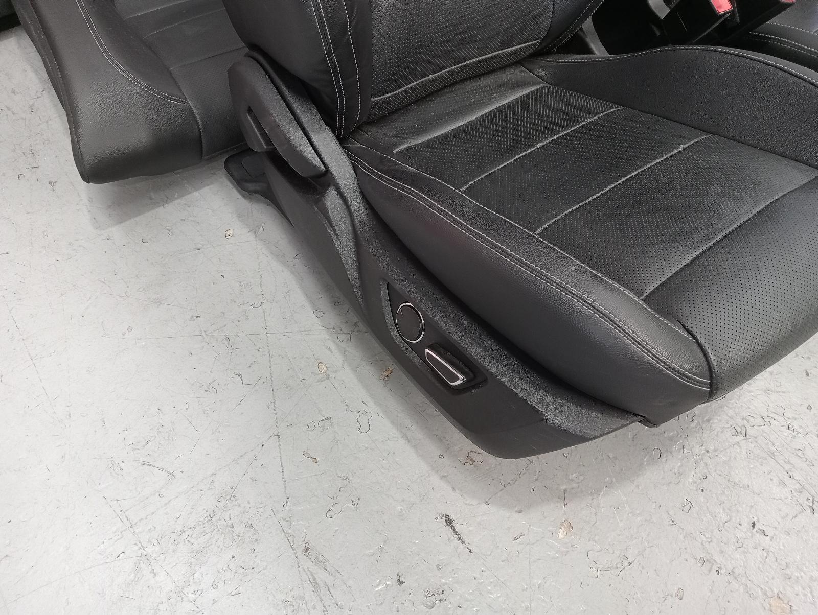 8952916