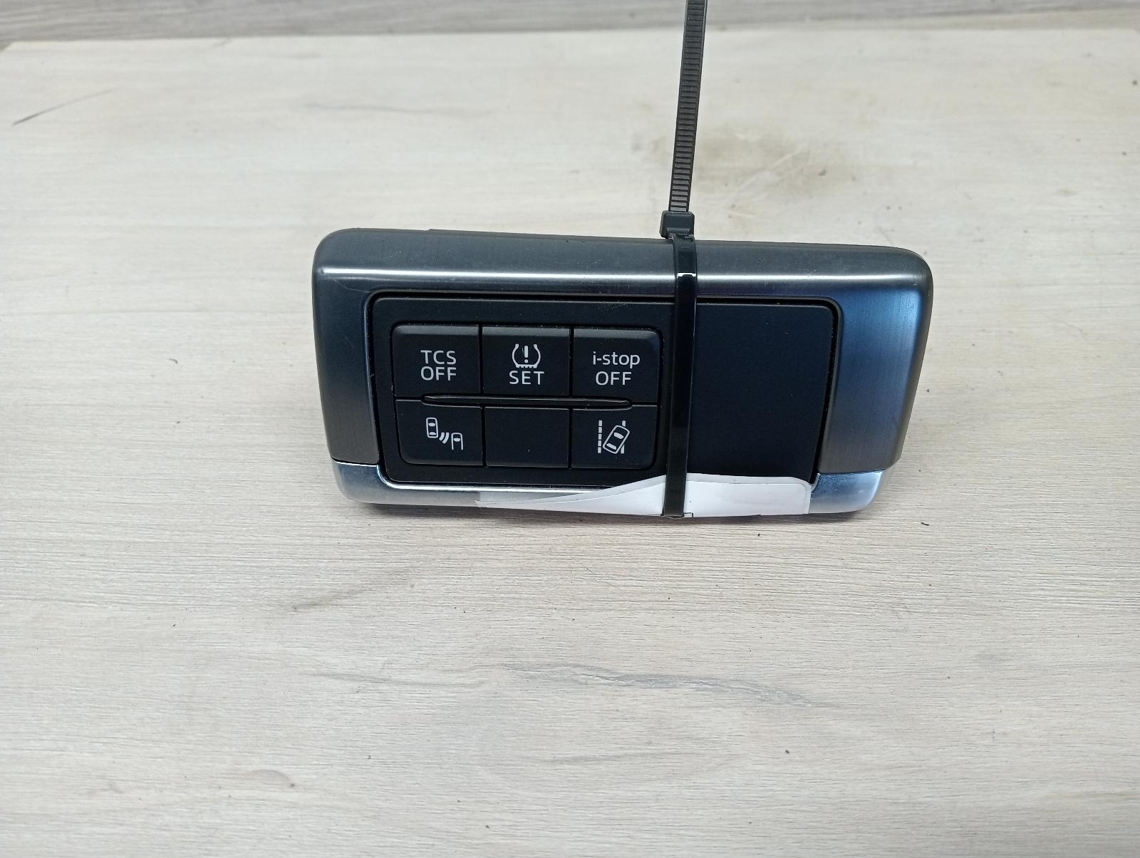 8928941