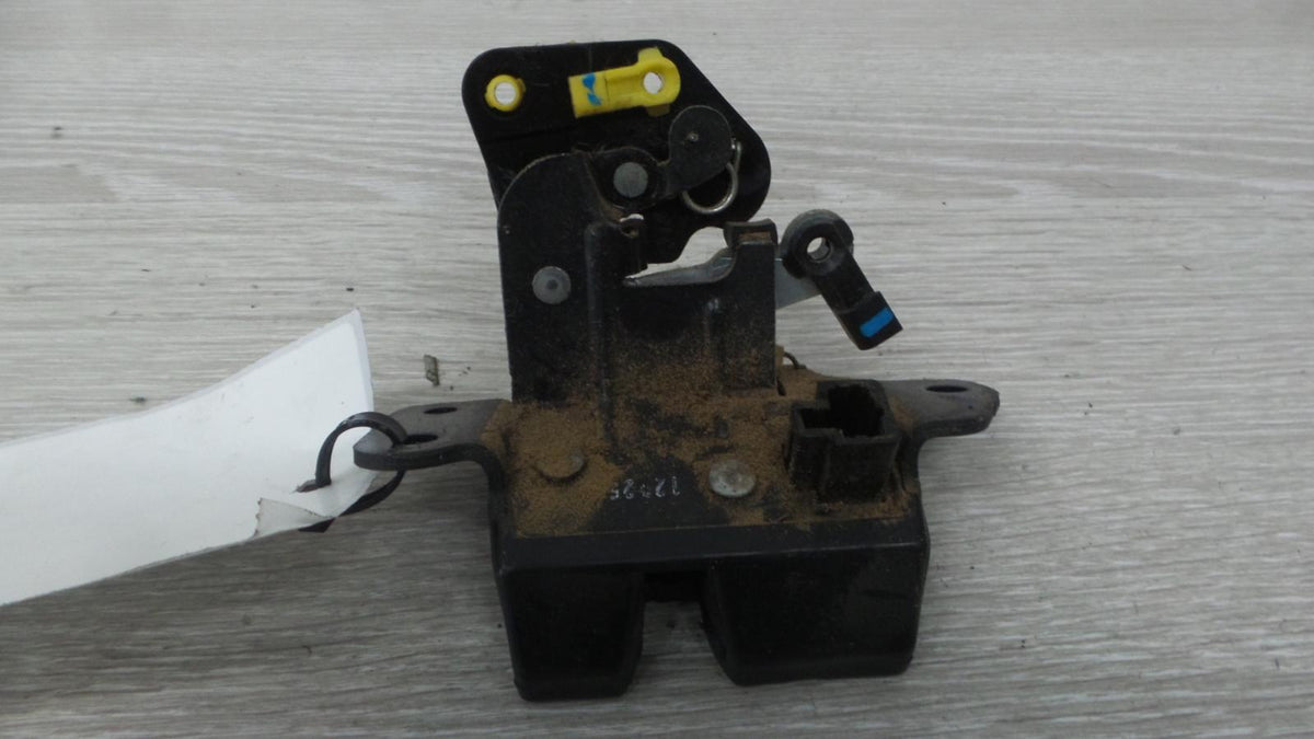 8977926