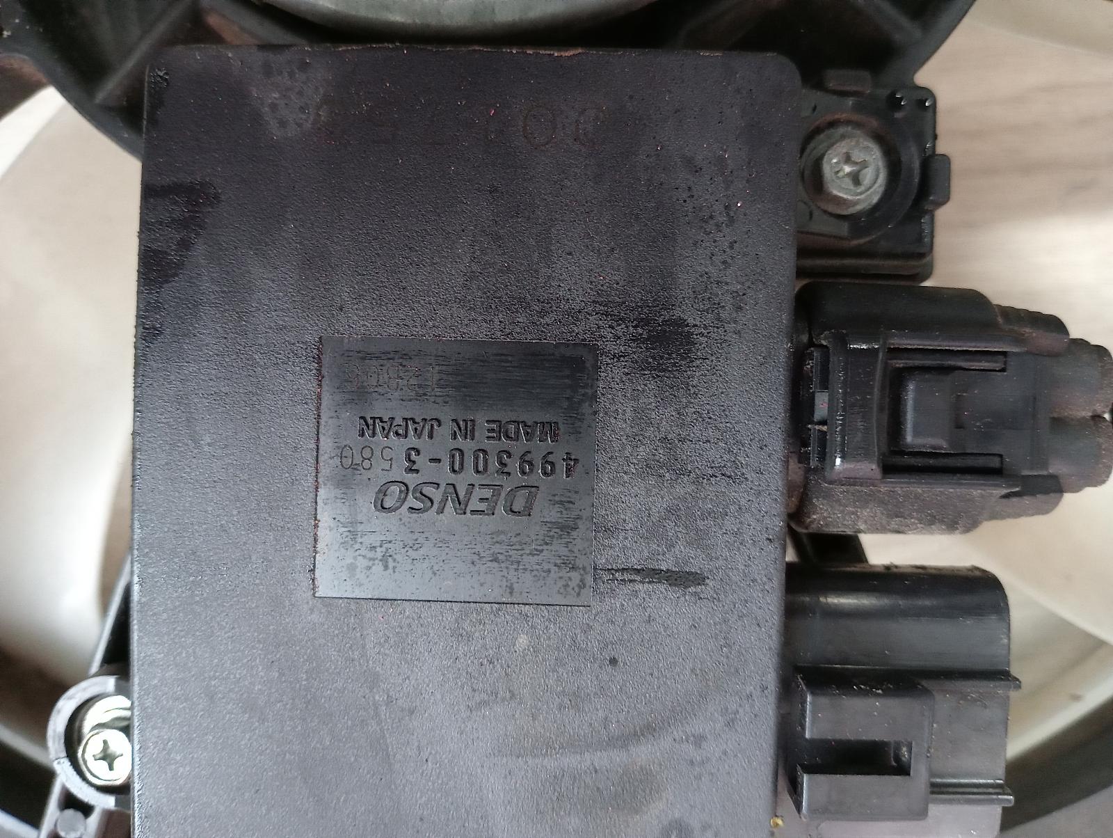 8946190