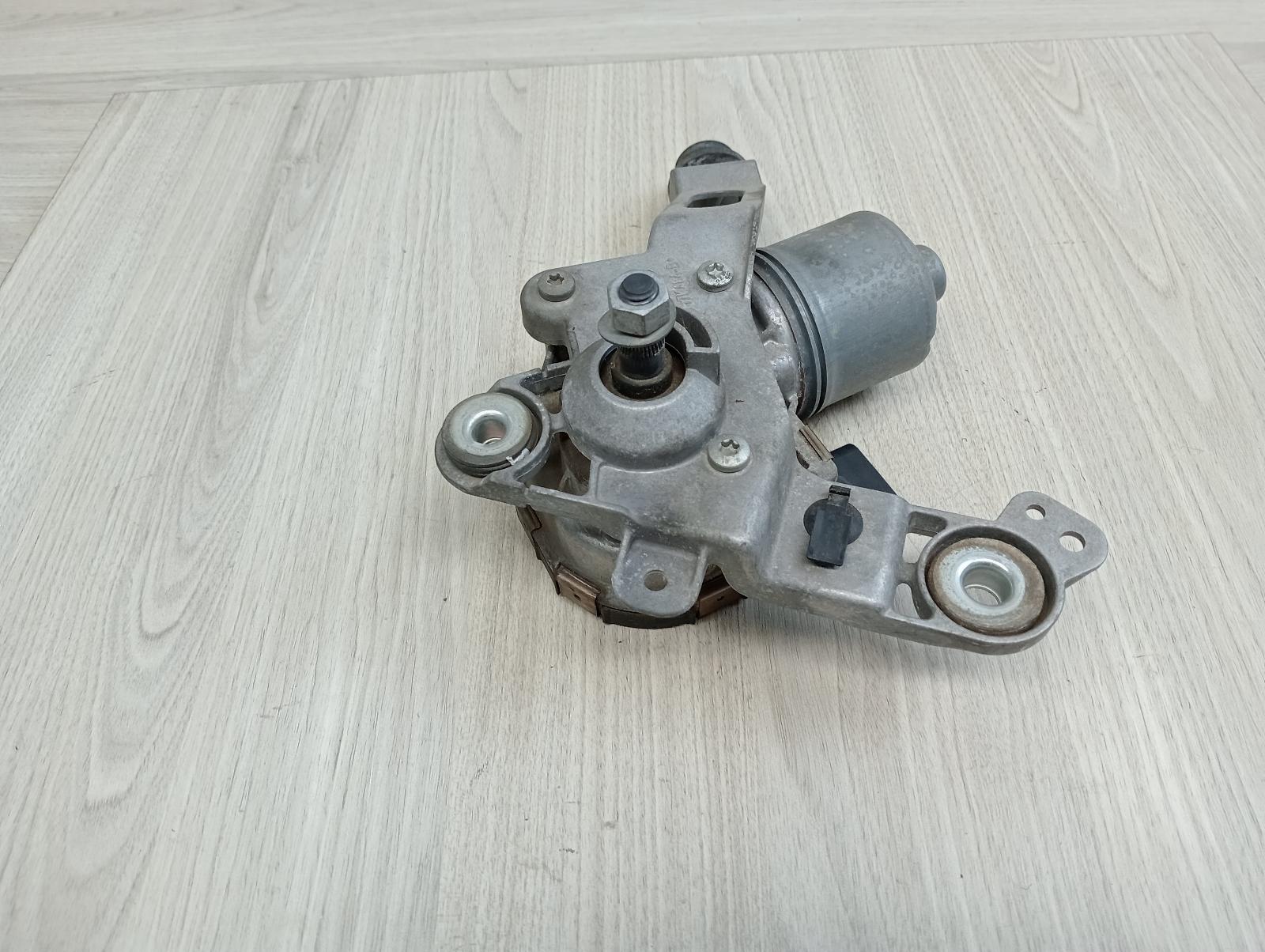 8945527