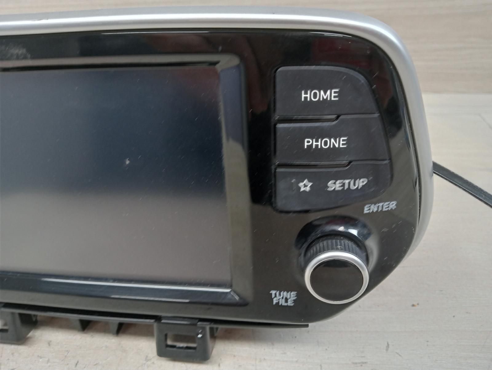 8960076
