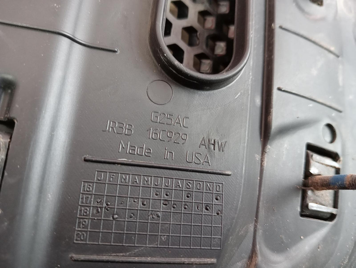 8997735