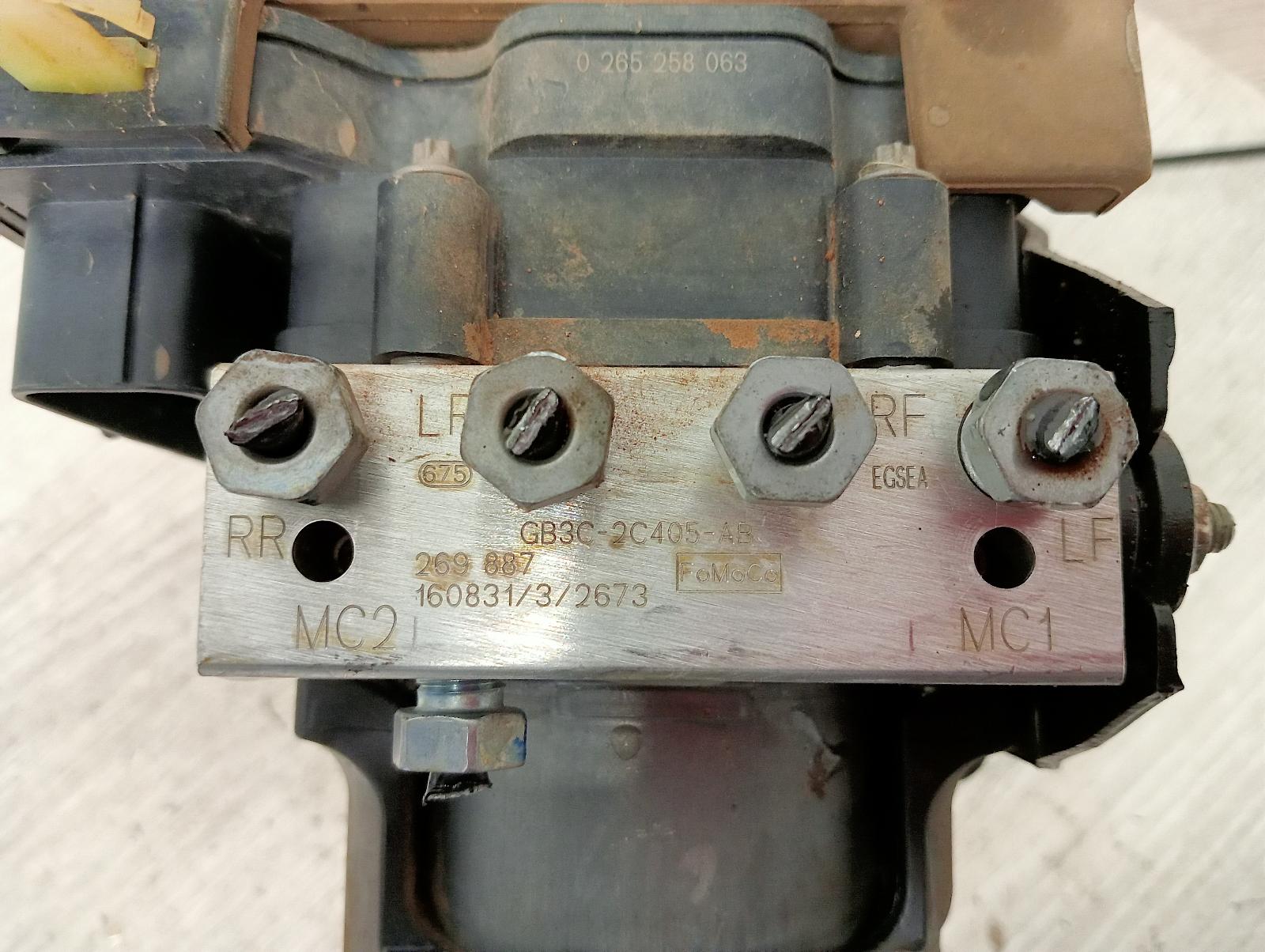 8833525