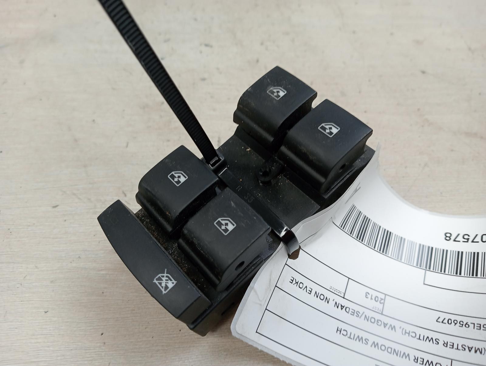 HOLDEN COMMODORE POWER WINDOW SWITCH RH FRONT (MASTER SWITCH), WAGON/SEDAN, NON