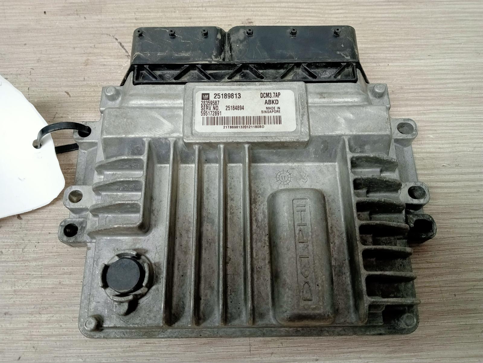 8960251