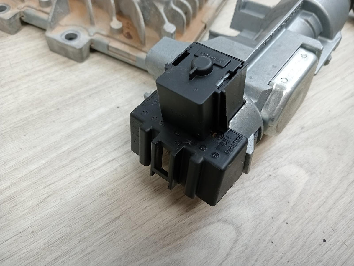 9002557