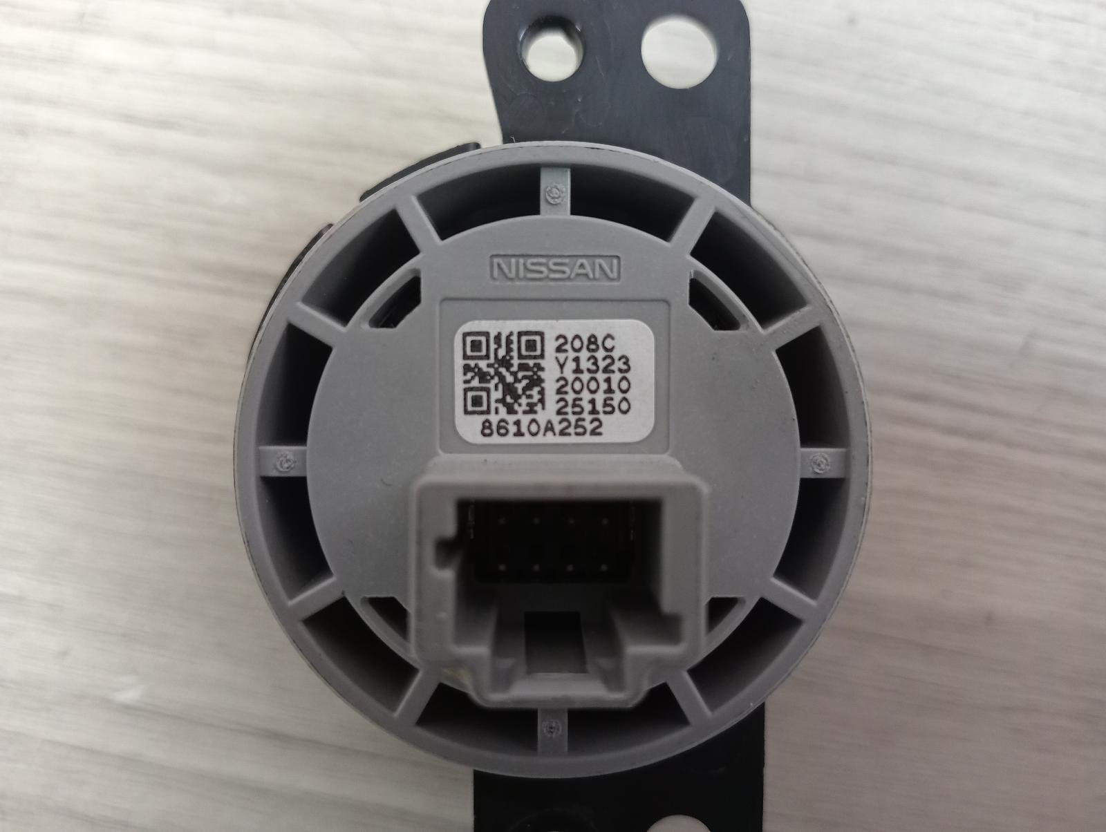 8960741