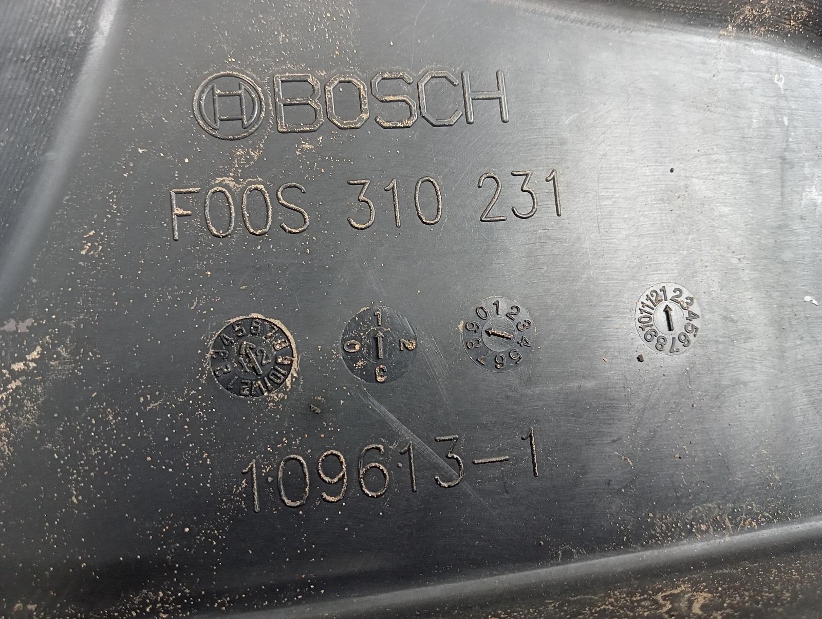 8963725