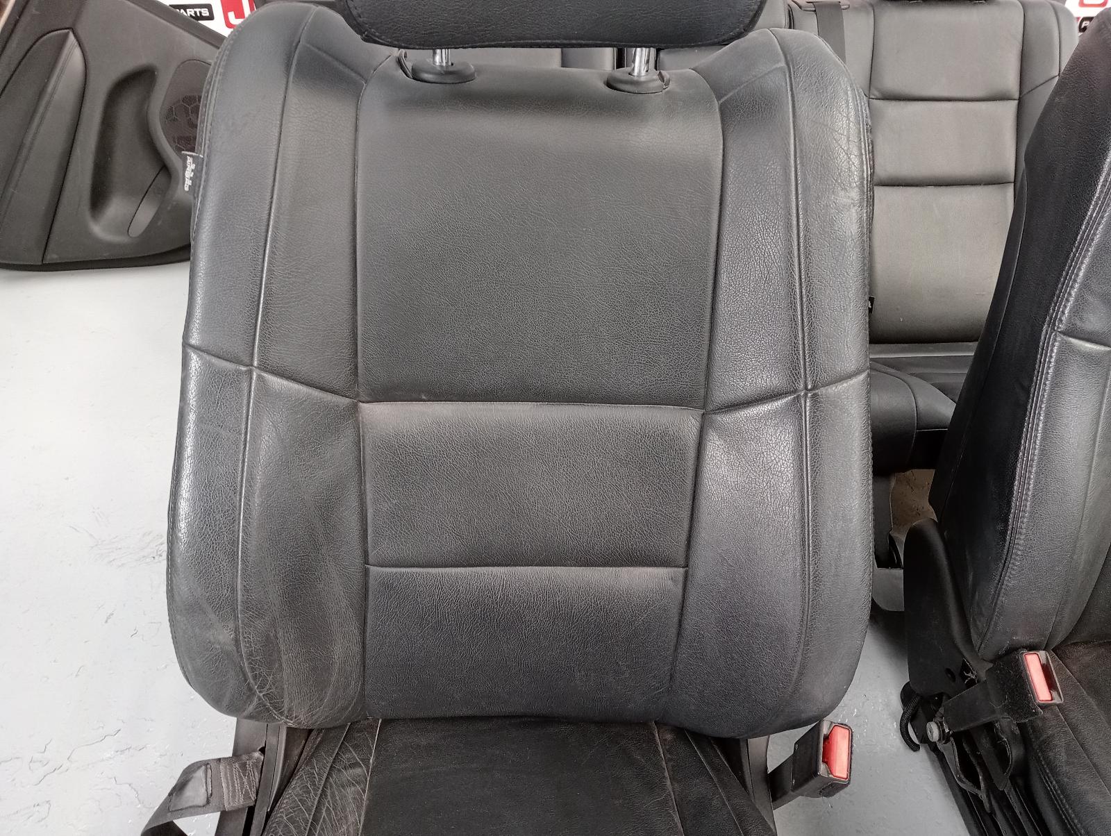 8947372