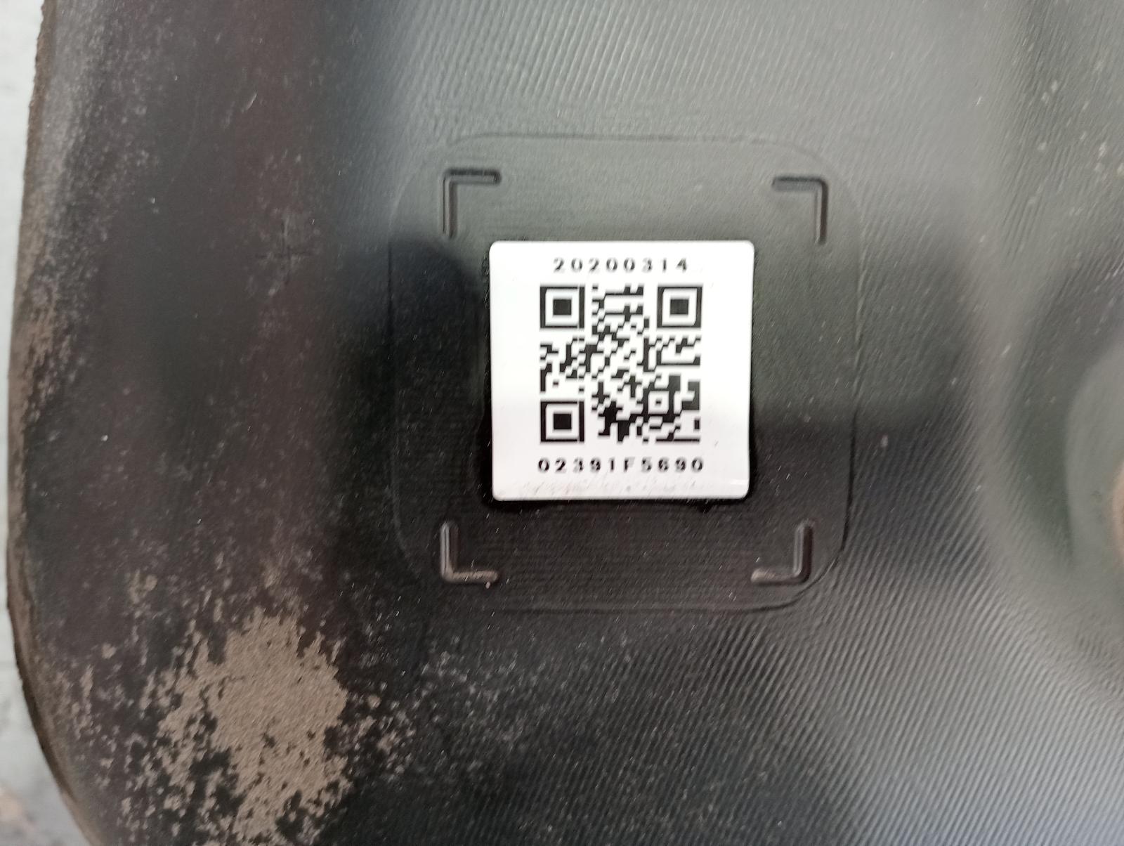 8961304