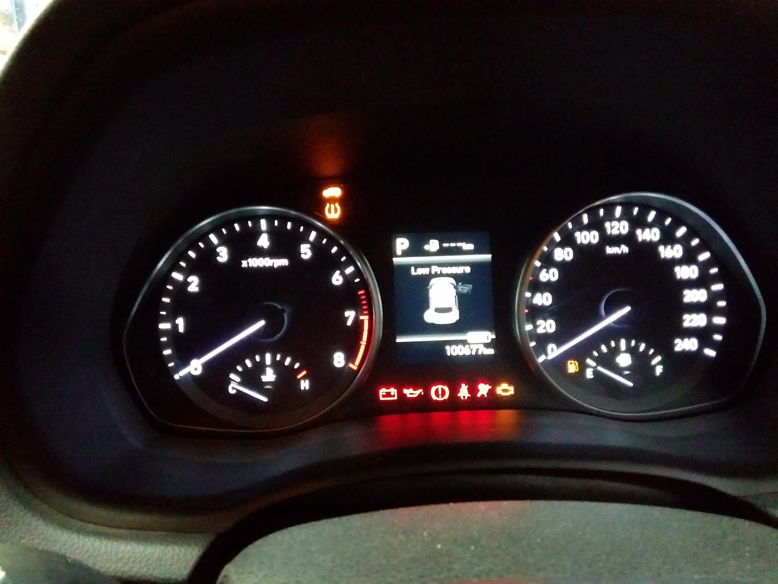 8976886