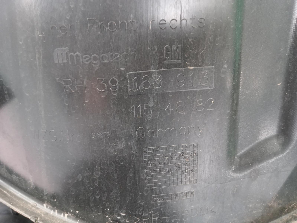 9050999