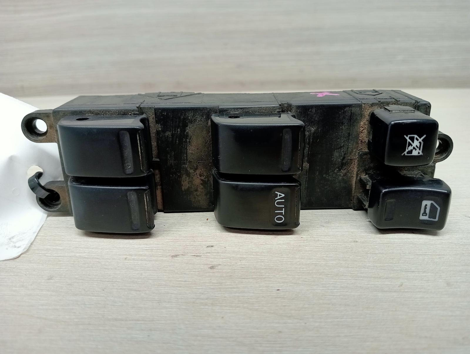 8941327