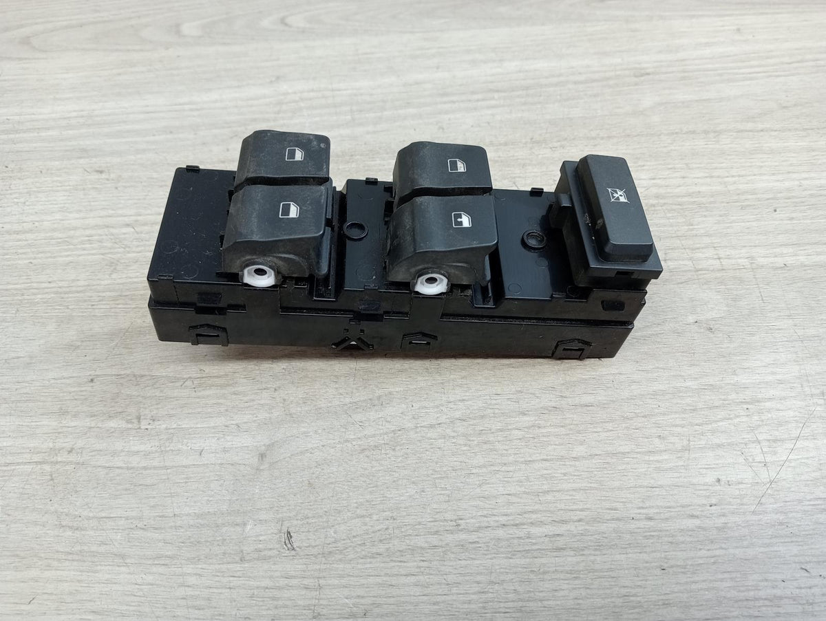 9044887